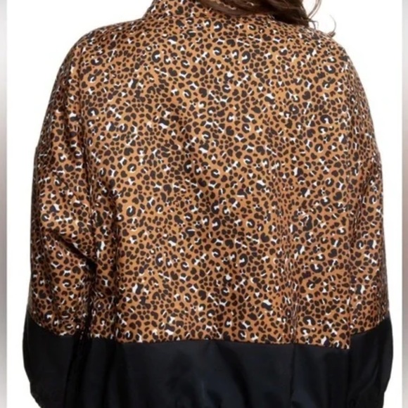 Nike Leopard Print Windbreaker Full Zip Jacket - Picture 3 of 15